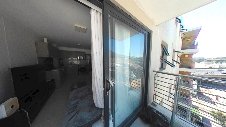 2 Bedroom Property for Sale in Zonnebloem Western Cape